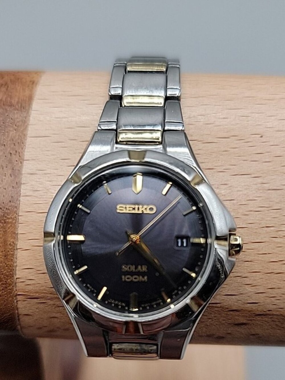 Seiko Ladies Solar Watch SUT316 Two-Tone Stainless Black Dial 28mm V1370CH0 5.5"